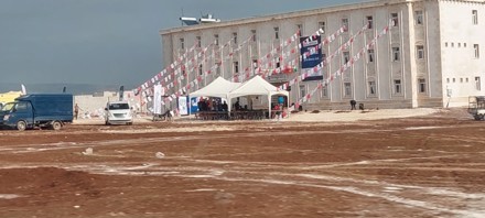 Fakülte dekanımız ve Fakülte sekreterimiz Suriye Azez'de üniversite yurdu açılışına katıldı.